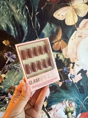 NIB NWT GLAMNETIC Coffin Mauve Affair press on nails
